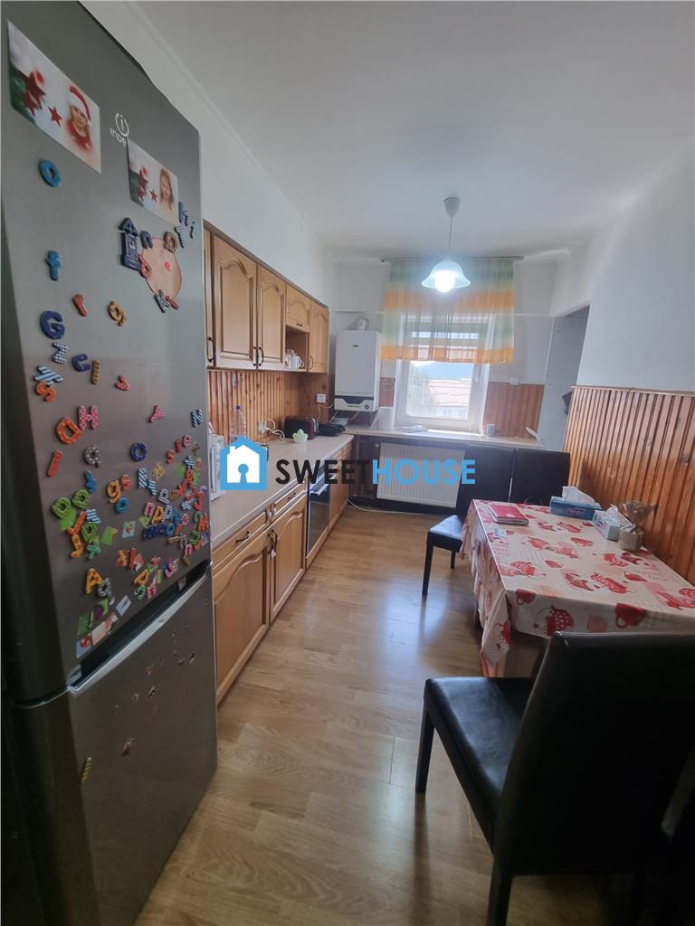 APARTAMENT CU 4 CAMERE CENTRAL