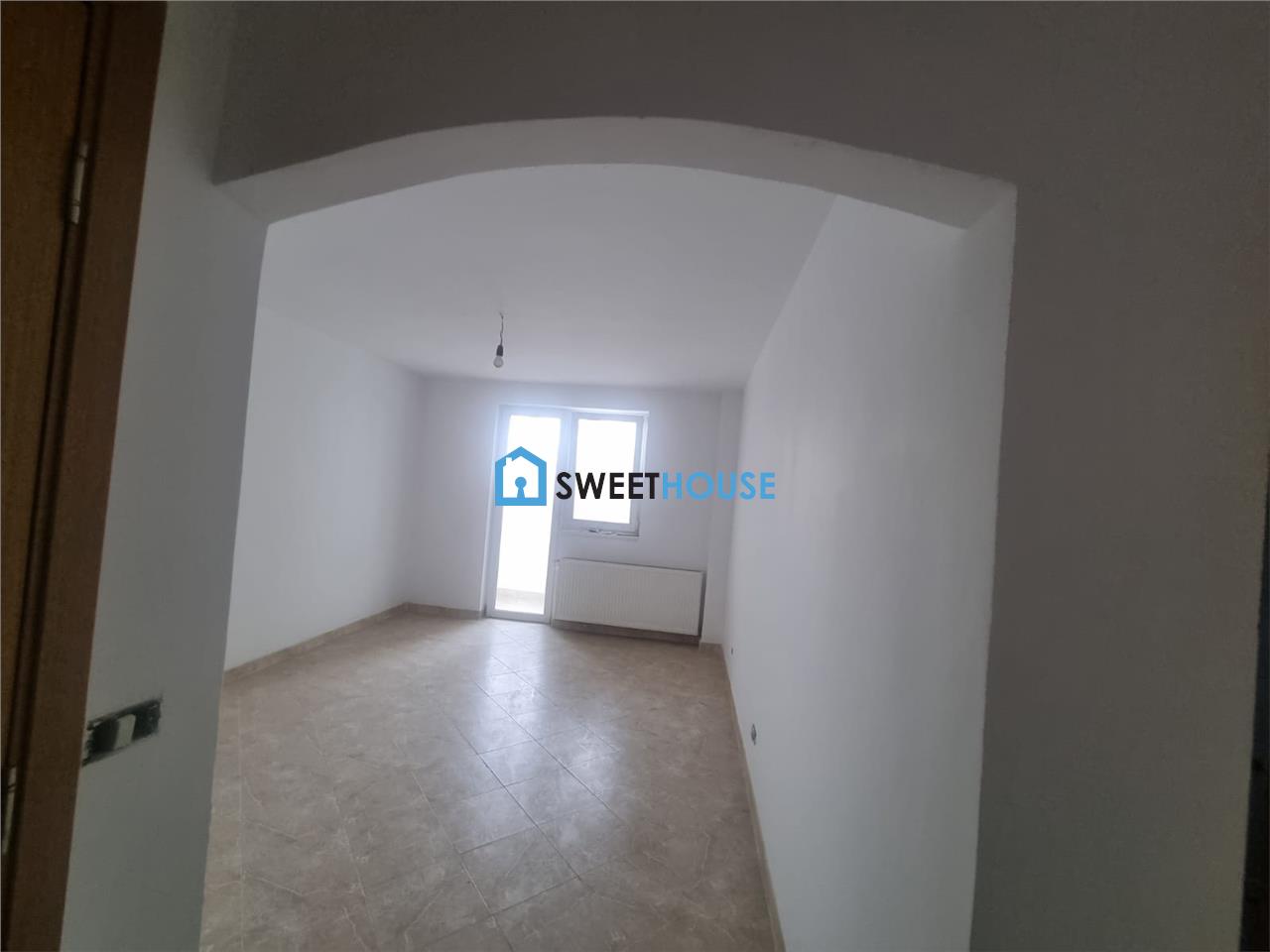 APARTAMENT CU TREI CAMERE