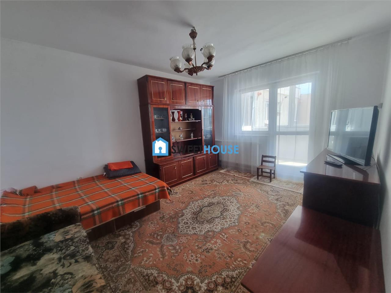 Apartament cu trei camere