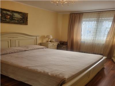 APARTAMENT TREI CAMERE ZONA CENTRALA