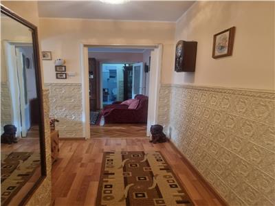 APARTAMENT TREI CAMERE ZONA CENTRALA