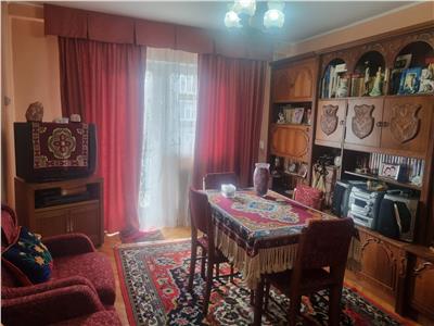 APARTAMENT TREI CAMERE ZONA CENTRALA