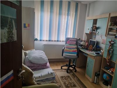 APARTAMENT TREI CAMERE