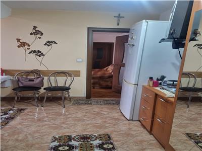 APARTAMENT TREI CAMERE