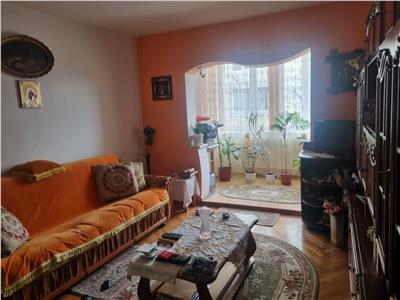 APARTAMENT TREI CAMERE