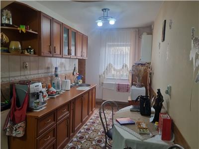 APARTAMENT TREI CAMERE