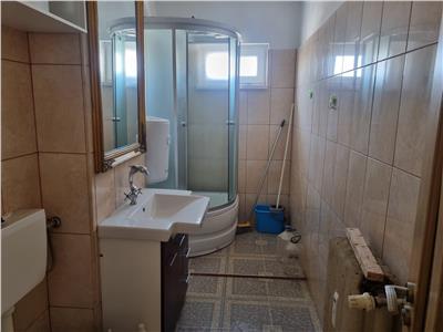 APARTAMENT CU TREI CAMERE