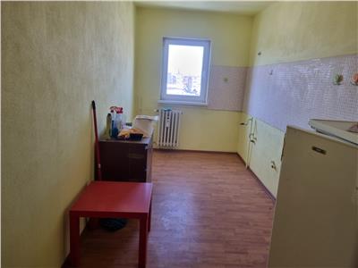 APARTAMENT CU TREI CAMERE