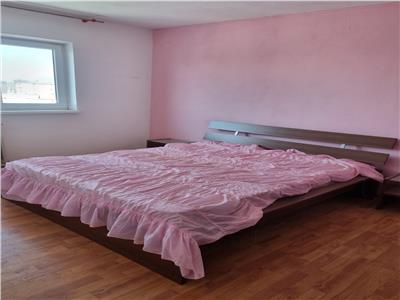 APARTAMENT CU TREI CAMERE