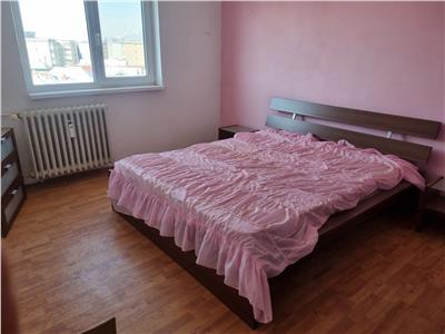 APARTAMENT CU TREI CAMERE