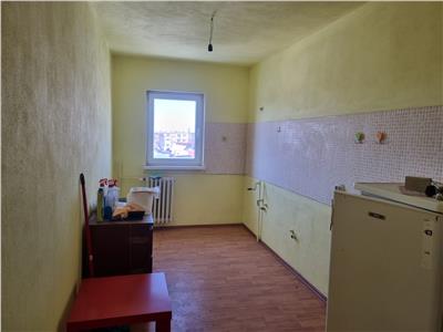 APARTAMENT CU TREI CAMERE