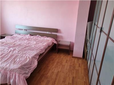 APARTAMENT CU TREI CAMERE