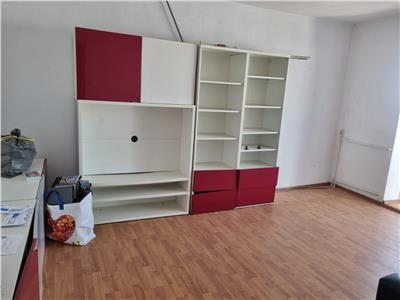 APARTAMENT CU TREI CAMERE