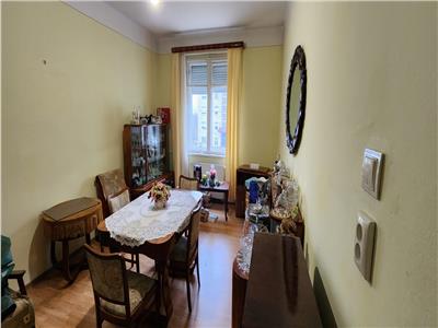 APARTAMENT CU TREI CAMERE