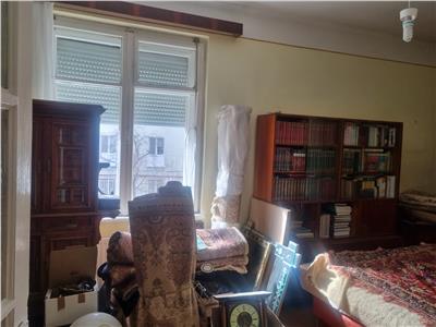 APARTAMENT CU TREI CAMERE