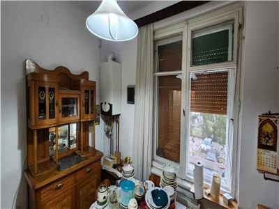 APARTAMENT CU TREI CAMERE