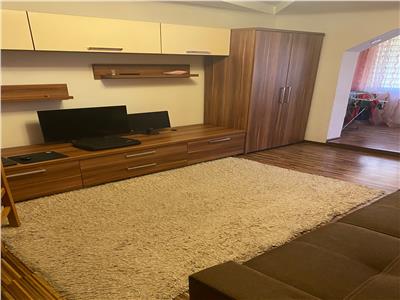 APARTAMENT CU TREI CAMERE RACADAU