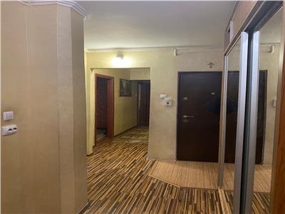 APARTAMENT CU TREI CAMERE RACADAU