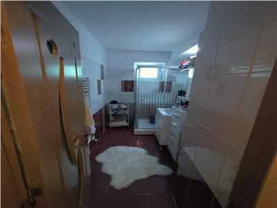 APARTAMENT TREI CAMERE