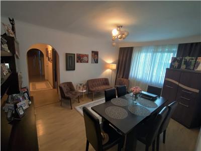 APARTAMENT TREI CAMERE