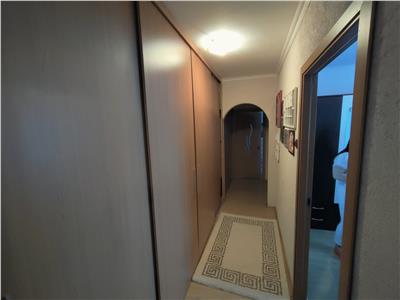 APARTAMENT TREI CAMERE