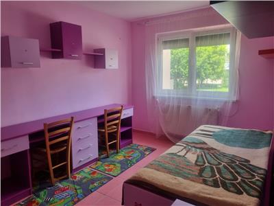 APARTAMENT CU TREI CAMERE