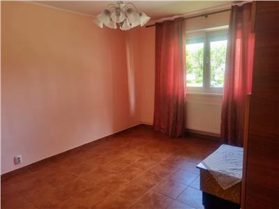 APARTAMENT CU TREI CAMERE