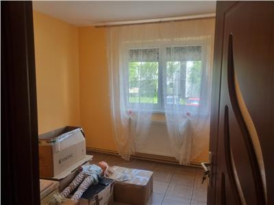 APARTAMENT CU TREI CAMERE