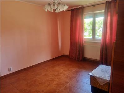 APARTAMENT CU TREI CAMERE