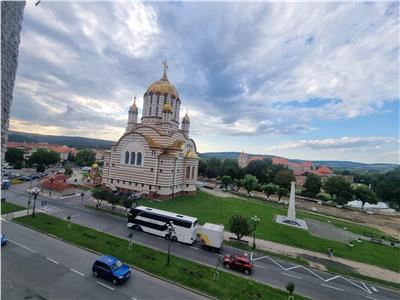 APARTAMENT CU PRIVELISTE DEOSEBITA