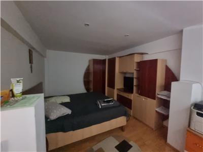 APARTAMENT CU 4 CAMERE CENTRAL