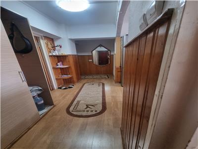 APARTAMENT CU 4 CAMERE CENTRAL