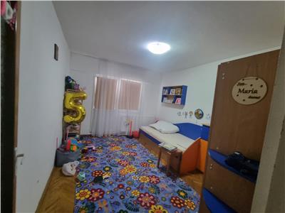 APARTAMENT CU 4 CAMERE CENTRAL