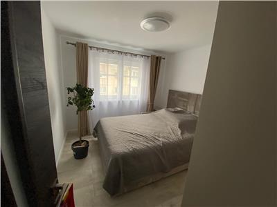 APARTAMENT CU TREI CAMERE