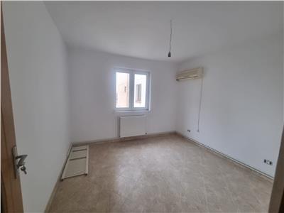 APARTAMENT CU TREI CAMERE