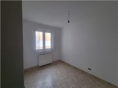 APARTAMENT CU TREI CAMERE