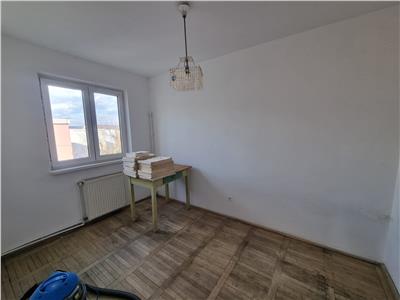 Apartament cu trei camere