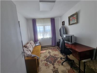 Apartament cu trei camere