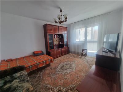 Apartament cu trei camere