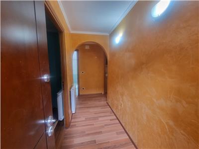 Apartament cu trei camere