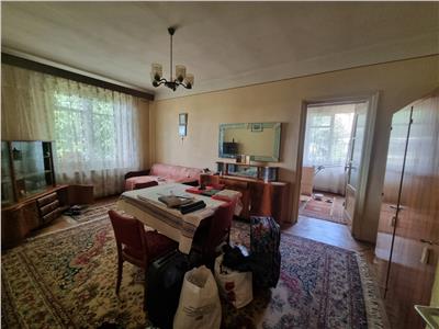 Apartament cu trei camere zona Negoiu