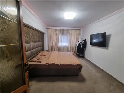 Apartament trei camere Lux