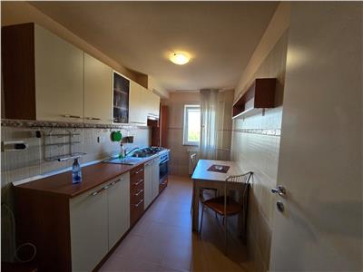 Apartament cu trei camere zona centrala