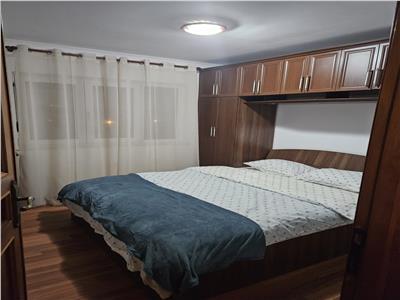 Apartament cu trei camere zona Castanilor