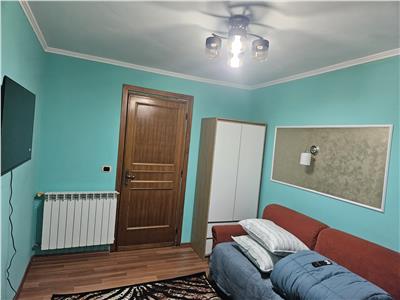 Apartament cu trei camere zona Castanilor