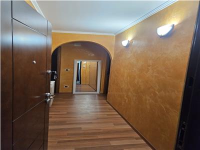 Apartament cu trei camere zona Castanilor