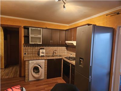 Apartament cu trei camere zona Castanilor