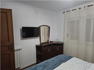 Apartament cu trei camere zona Castanilor